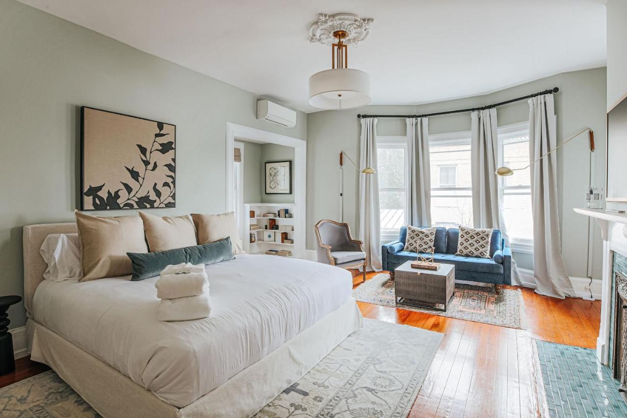The Historic Berkeley Place Staunton Room photo
