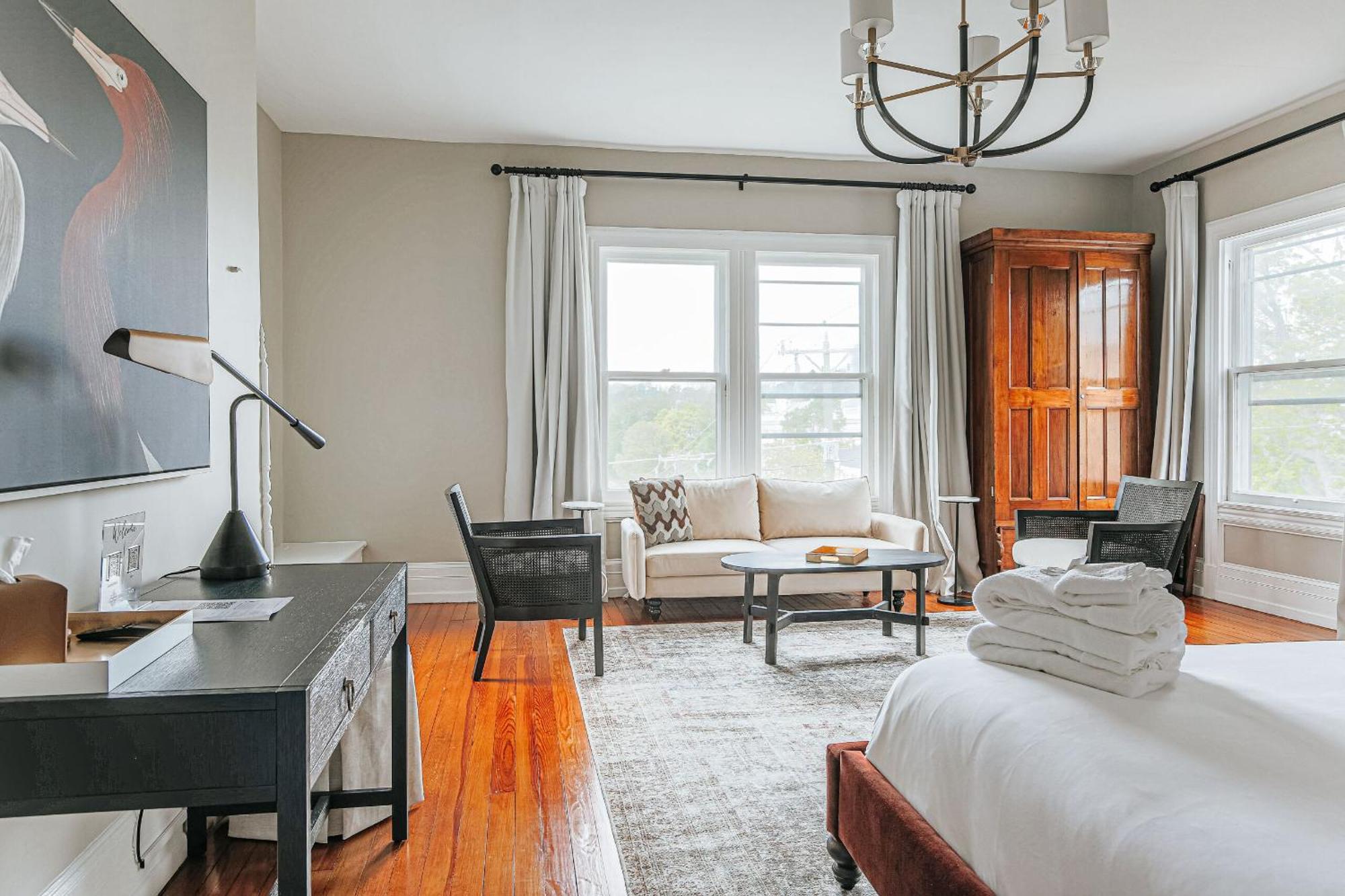 The Historic Berkeley Place Staunton Room photo