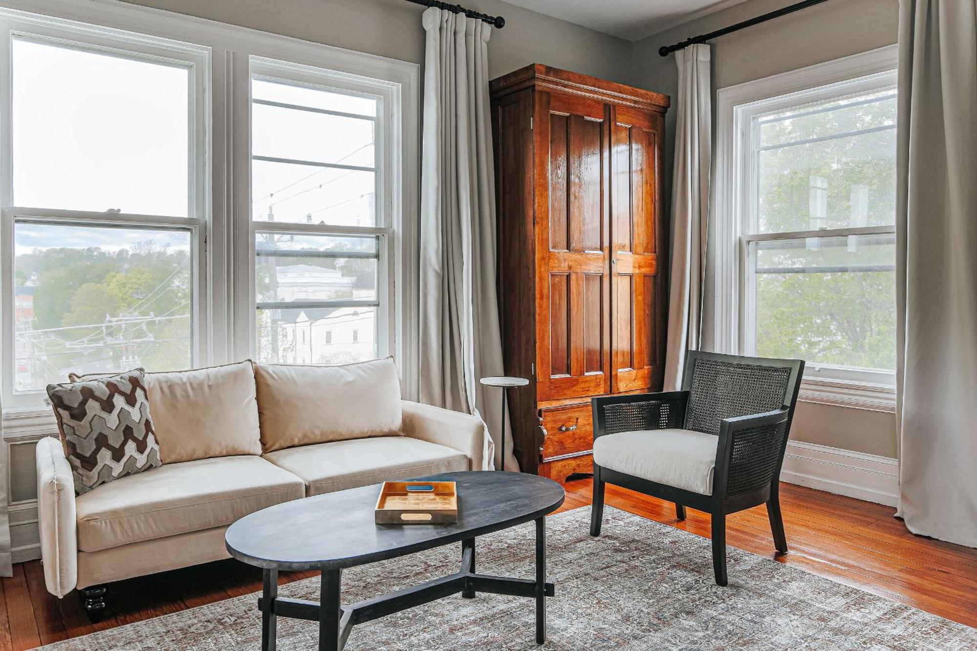 The Historic Berkeley Place Staunton Room photo