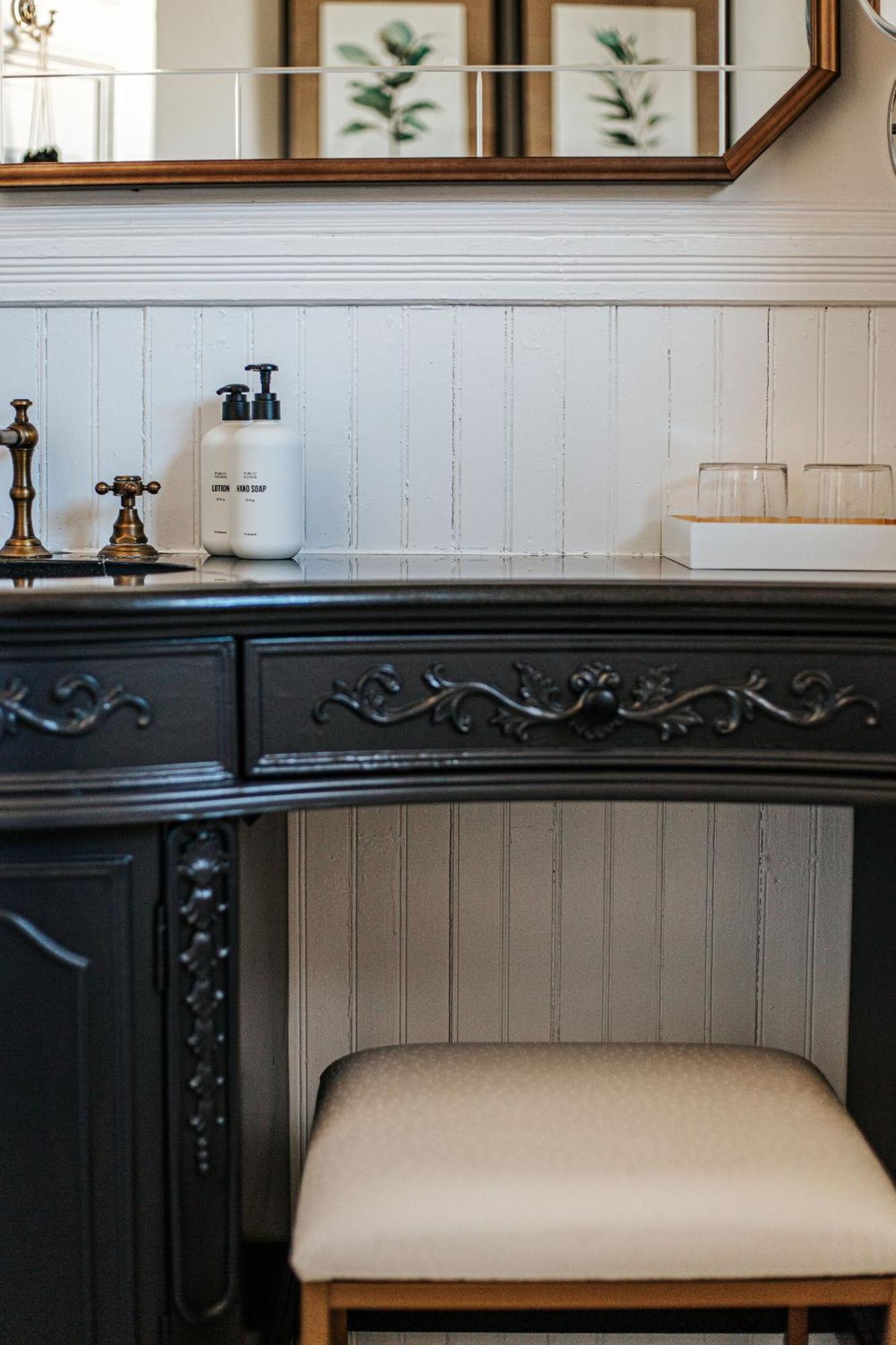 The Historic Berkeley Place Staunton Room photo