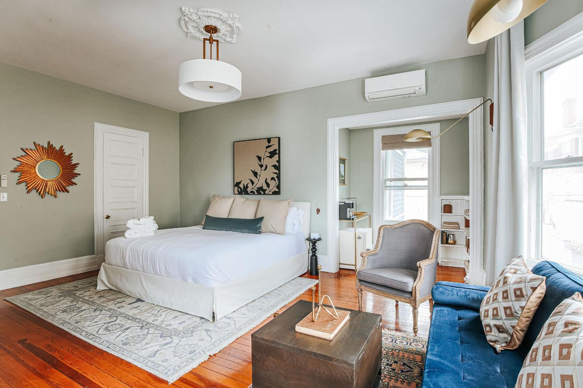 The Historic Berkeley Place Staunton Room photo