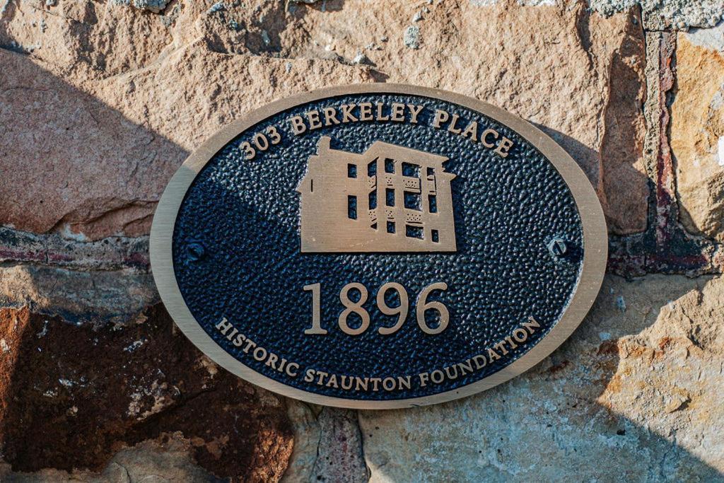 The Historic Berkeley Place Staunton Room photo